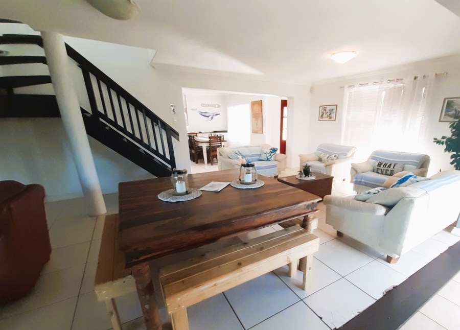 5 Bedroom Property for Sale in Paradise Beach Eastern Cape